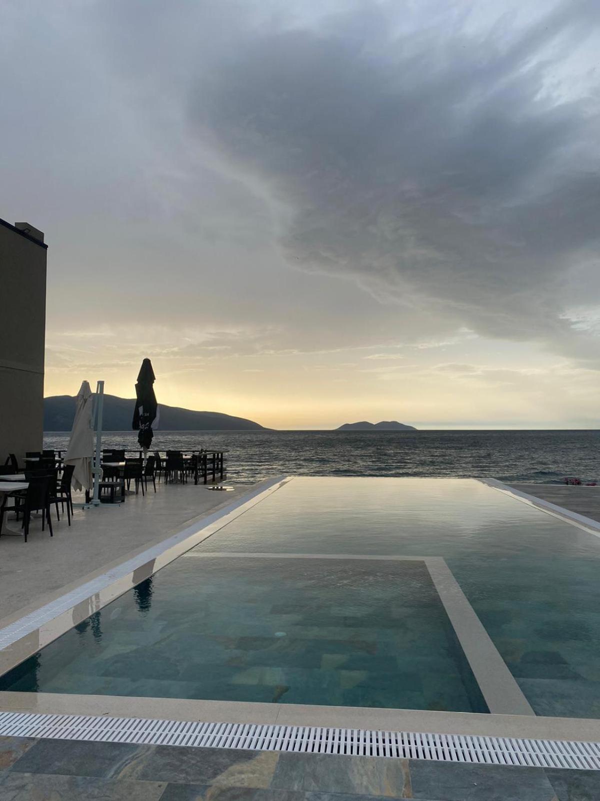 Dukes Albania Hotel Radhime Ngoại thất bức ảnh