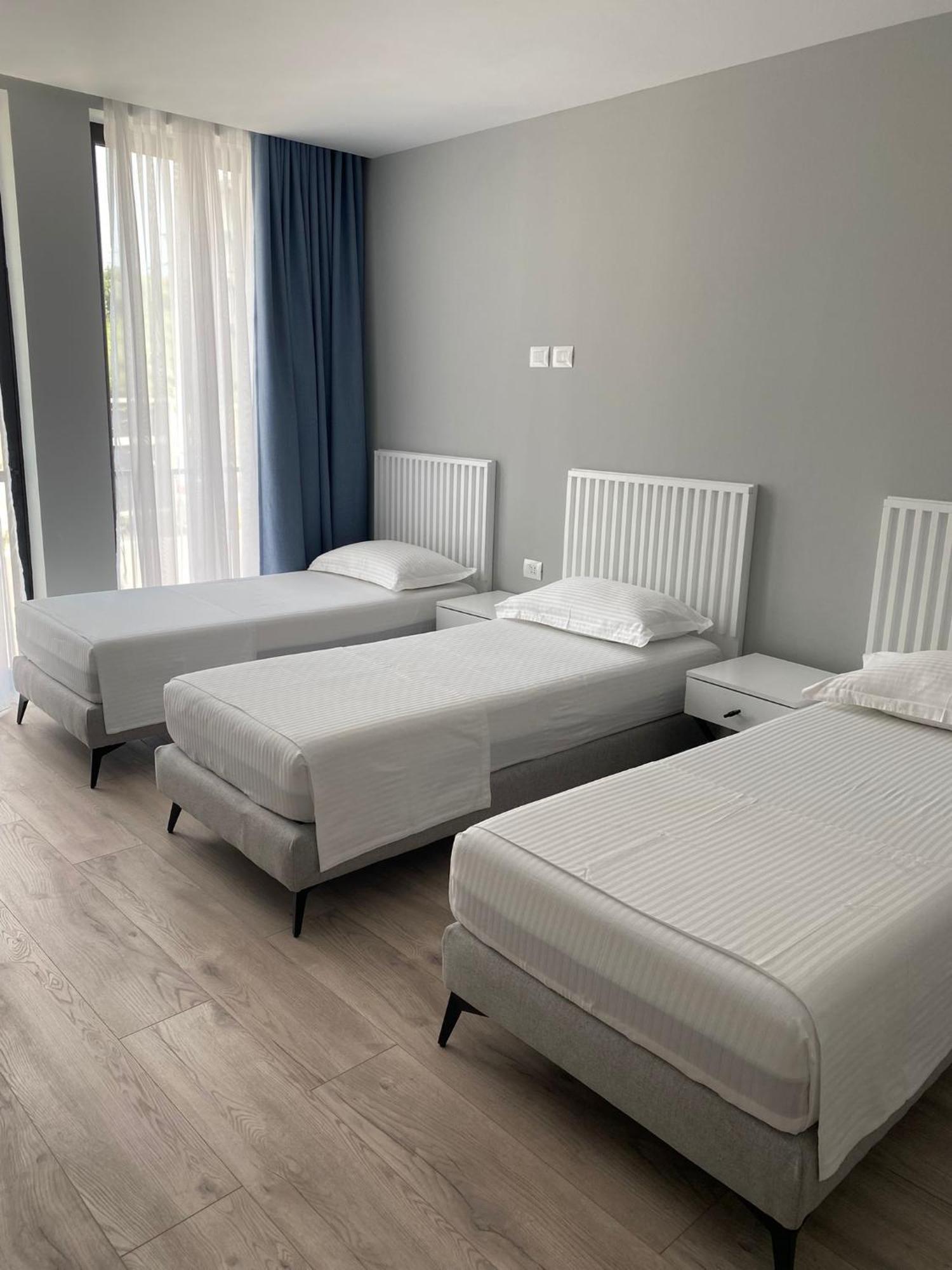 Dukes Albania Hotel Radhime Ngoại thất bức ảnh