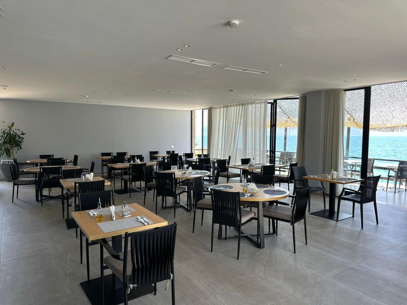 Dukes Albania Hotel Radhime Ngoại thất bức ảnh