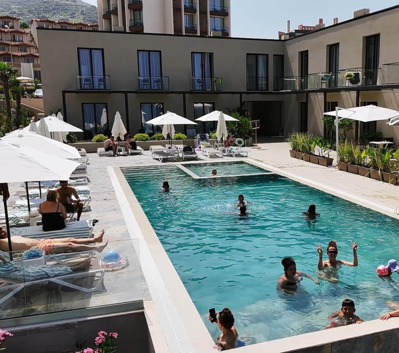 Dukes Albania Hotel Radhime Ngoại thất bức ảnh