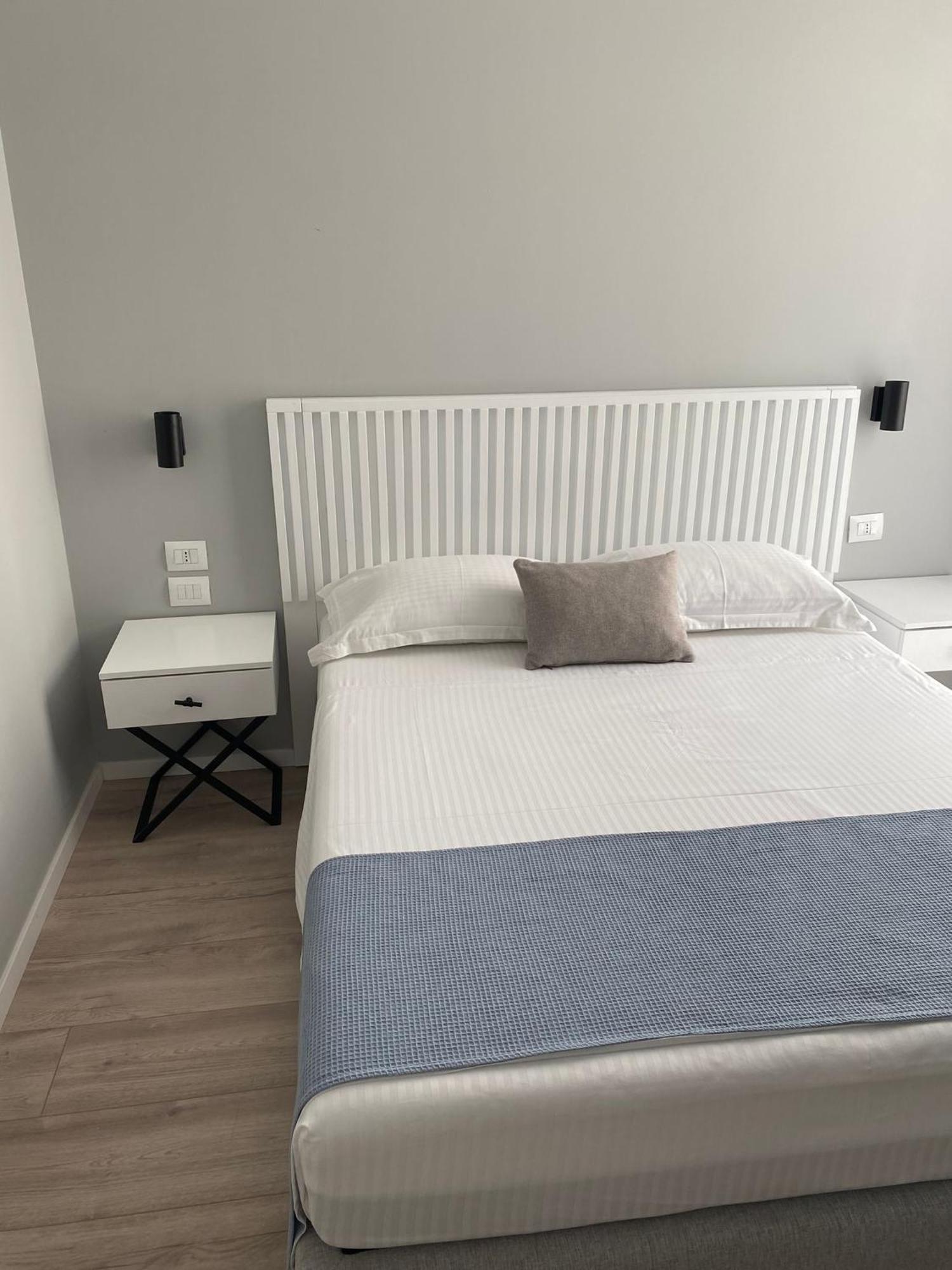 Dukes Albania Hotel Radhime Phòng bức ảnh