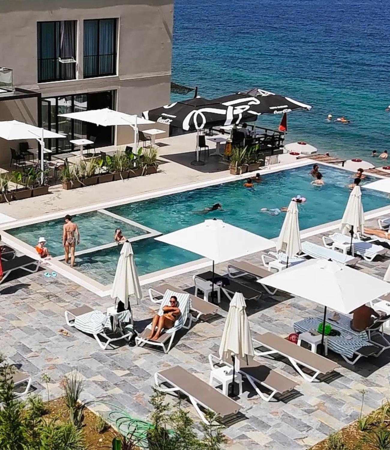 Dukes Albania Hotel Radhime Ngoại thất bức ảnh